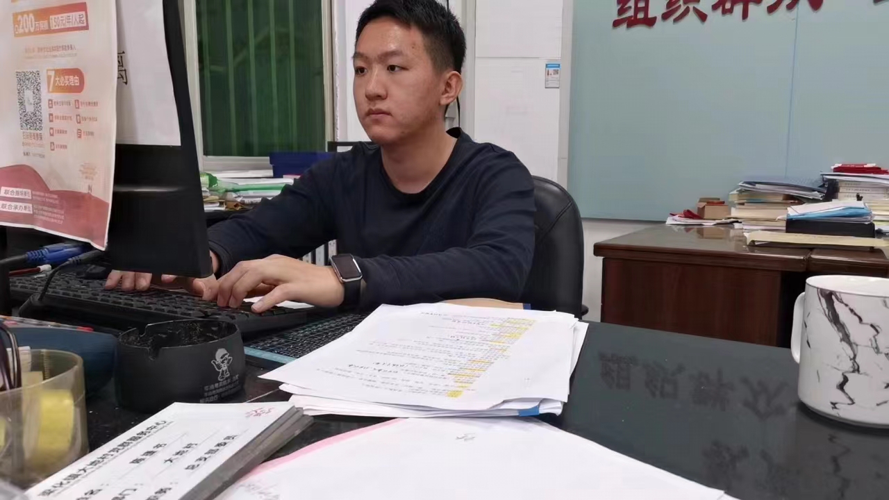袁铧霈.jpg